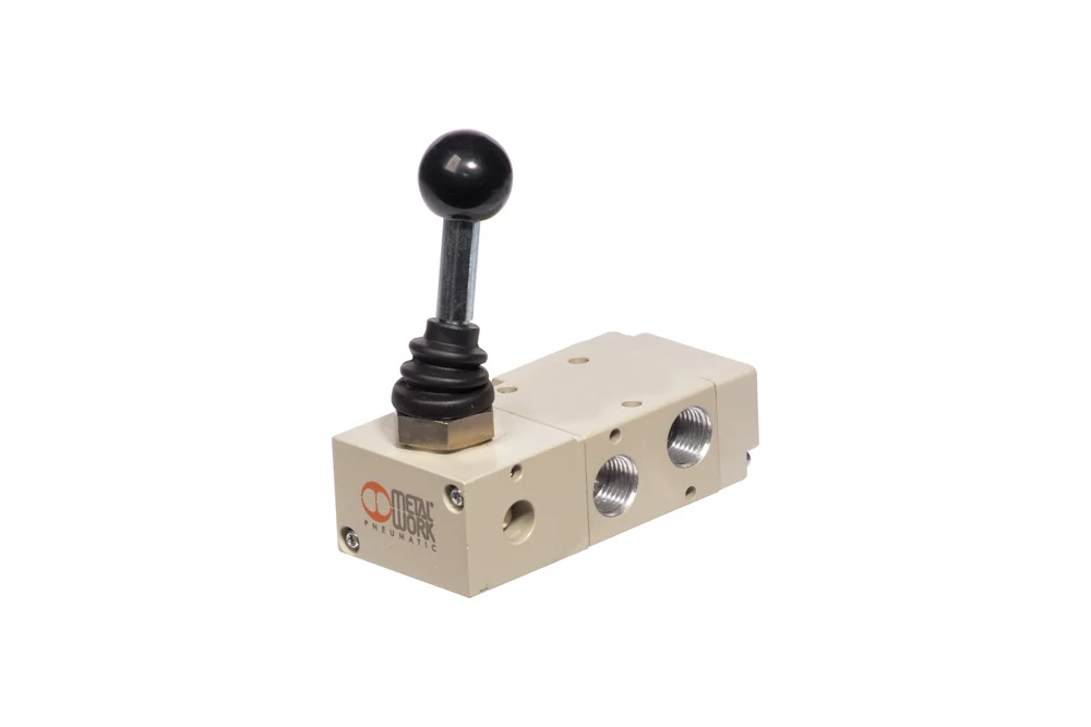 Directional valve series 70, manually operated by 90° lever, 3/2